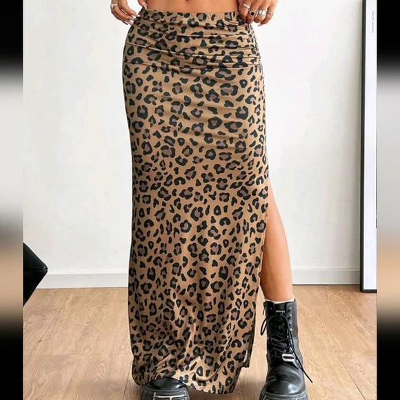 Women's Streetwear Sexy Leopard Print Ruched Slit Maxi Skirt, Music Festival - Picture 4 of 4
